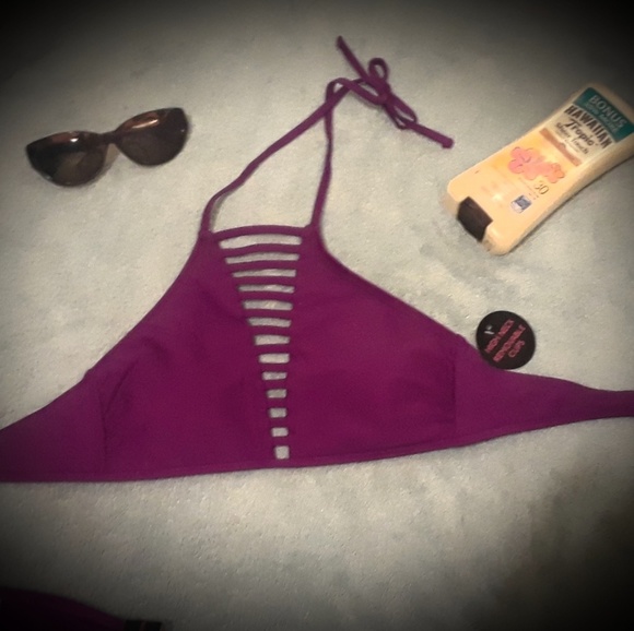 NWT Magenta Bog Bikini - Picture 3 of 7